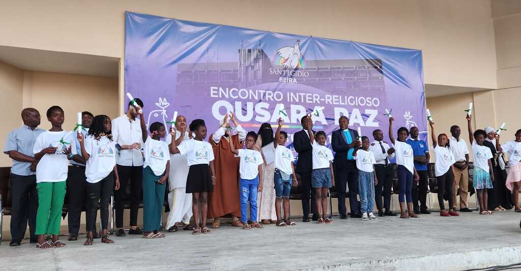 A Beira un grande incontro promosso dalla Comunità di Sant'Egidio riunisce i rappresentanti delle religioni per la pace